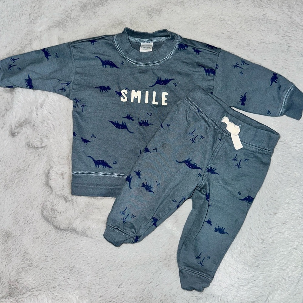 Carters Baby 2-Piece Dinosaur Sweat Set – Size 6M – EUC